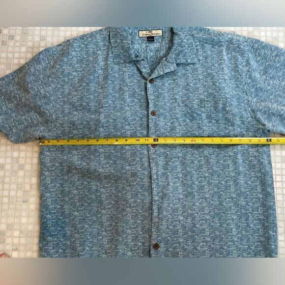 Tommy Bahama Silk Blue Hawaiian Men’s Shirt with Pineapple on Back Size Large - Picture 8 of 11
